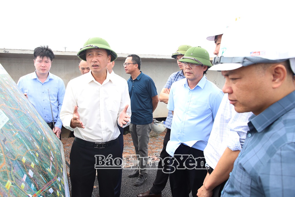  Lãnh đạo tỉnh kiểm tra tiến độ triển khai Dự án đầu tư xây dựng đường Vành đai 4 -  Vùng Thủ đô Hà Nội, đoạn qua địa phận tỉnh