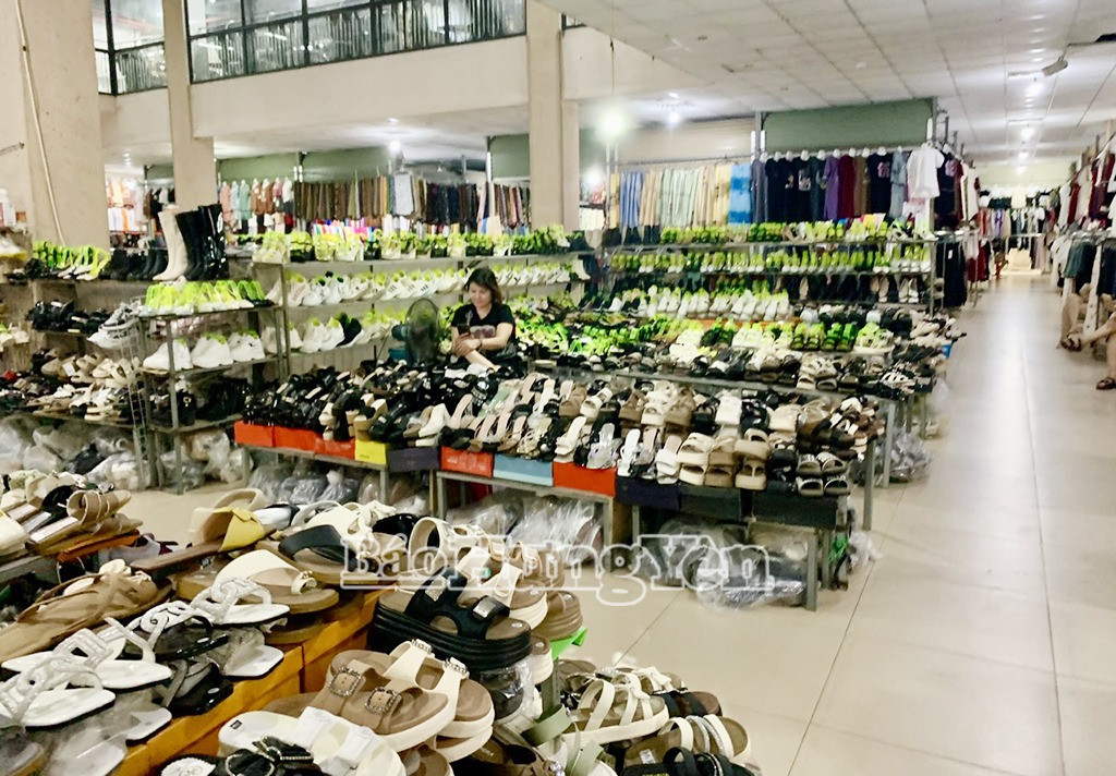 Vì sao nhiều tiểu thương tại chợ Phủ ngừng kinh doanh?