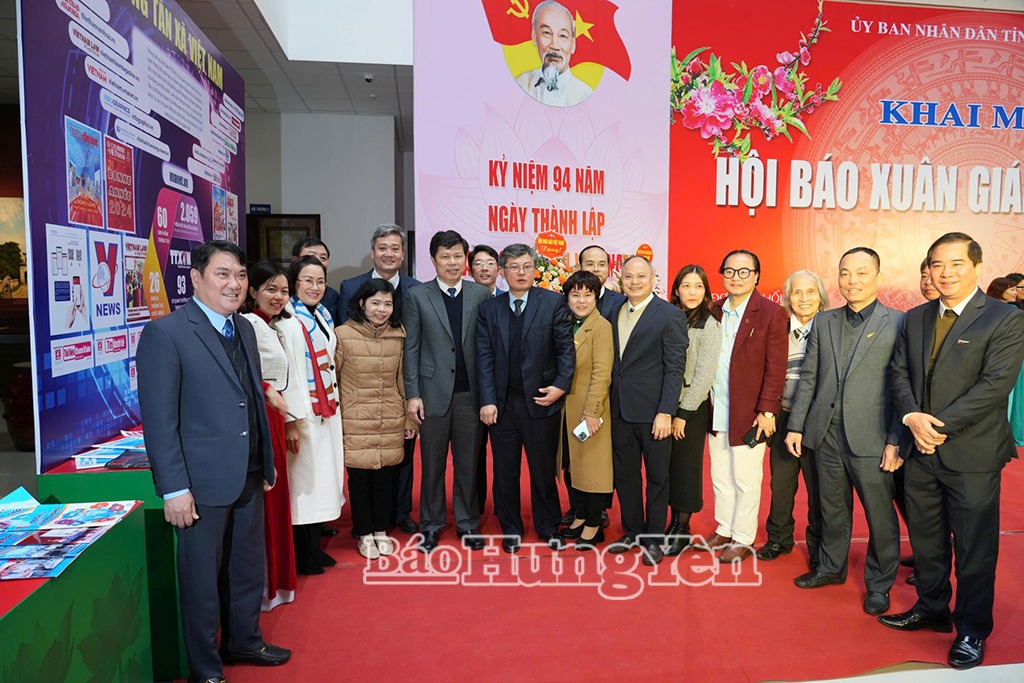 70 năm cánh sóng quê hương