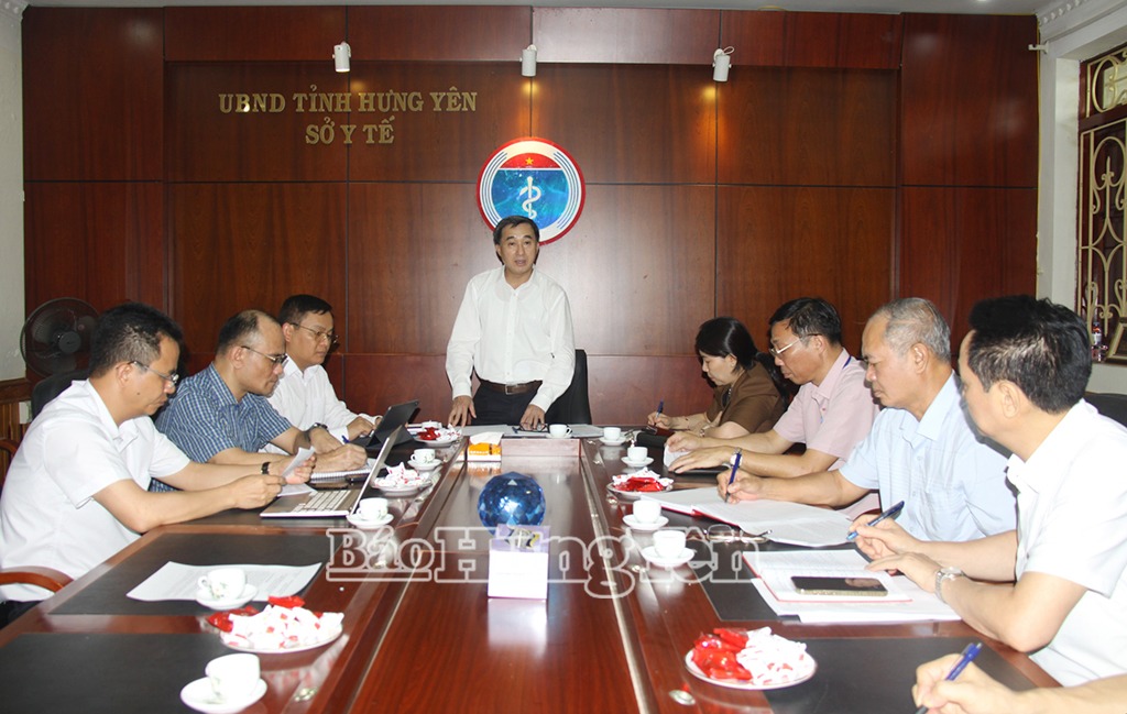 Thứ trưởng Bộ Y tế Trần Văn Thuấn kiểm tra công tác y tế phục vụ kỳ thi tốt nghiệp THPT năm 2025 tại tỉnh Hưng Yên