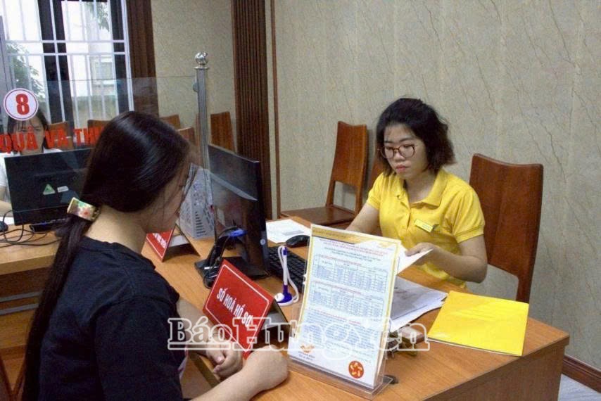 Bố trí 104 nhân viên bưu điện hỗ trợ thực hiện thủ tục hành chính tại các trung tâm phục vụ hành chính công