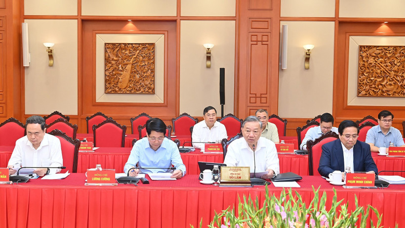 Thực hiện pháp luật về phân cấp, phân quyền, phân định thẩm quyền khi vận hành chính quyền địa phương 2 cấp