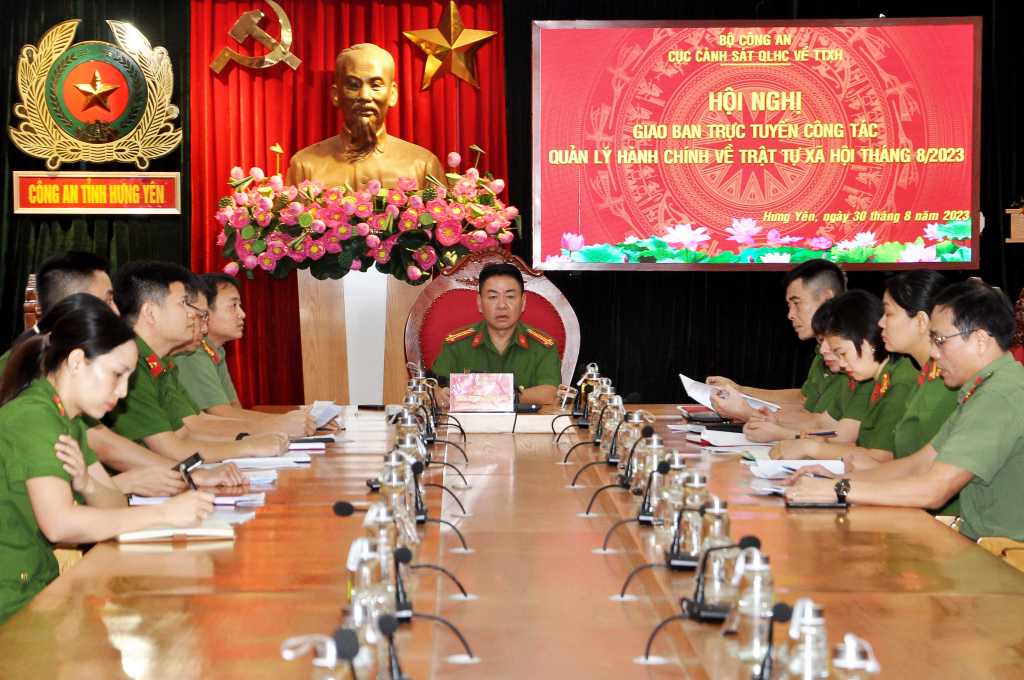 Giao ban công tác quản lý hành chính về trật tự xã hội tháng 8/2023