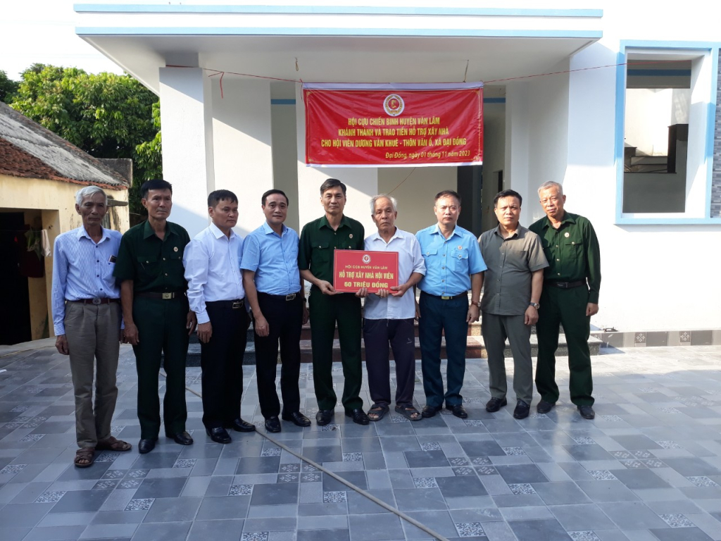 Những ngôi nhà thắm tình đồng đội