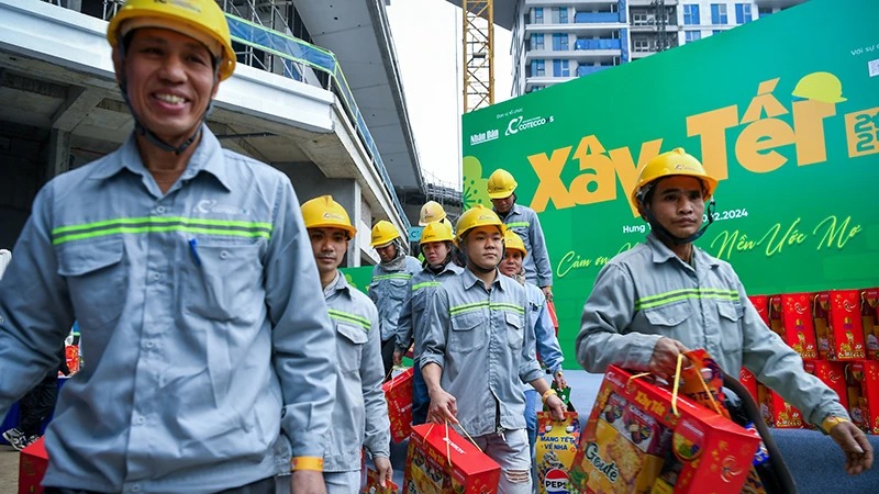 Giúp người lao động vui Xuân, đón Tết đầm ấm