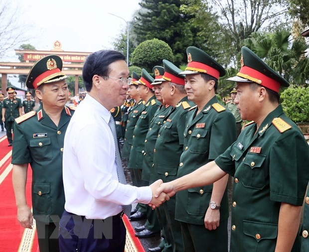 Xây dựng thế trận lòng dân vững chắc, giữ mối quan hệ bền chặt với nhân dân