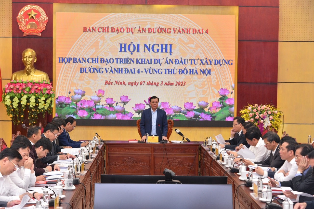 Hội nghị Ban Chỉ đạo nghe báo cáo về tình hình triển khai Dự án đầu tư xây dựng Đường Vành đai 4 - Vùng Thủ đô Hà Nội