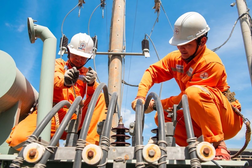 Tiêu thụ điện tiếp tục tăng mạnh, đảm bảo giữ nước cho phát điện mùa khô