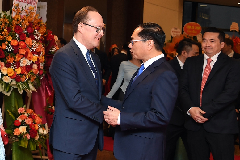 Việt Nam và Nga cùng viết tiếp những trang mới cho quan hệ hữu nghị truyền thống và hợp tác nhiều mặt tốt đẹp