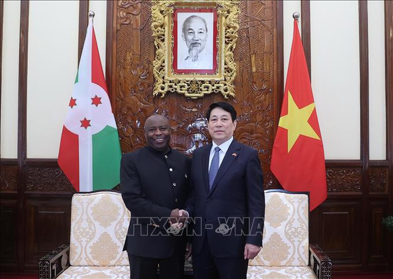 Chủ tịch nước Lương Cường hội đàm với Tổng thống Burundi Évariste Ndayishimiye