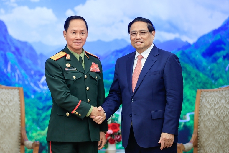 Tạo điều kiện thuận lợi nhất để hợp tác giữa Quân đội Việt Nam - Lào ngày càng phát triển bền chặt