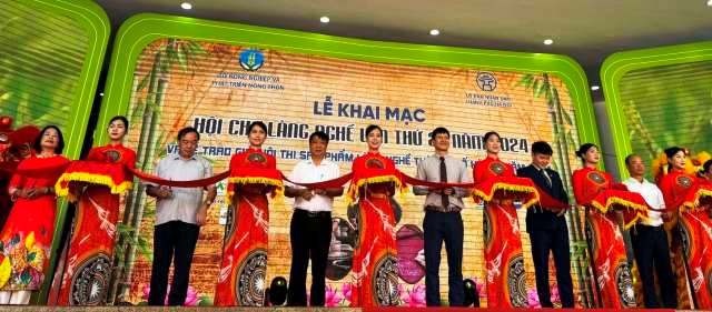 Quy tụ tinh hoa làng nghề Việt tại Hội chợ làng nghề lần thứ XX-2024