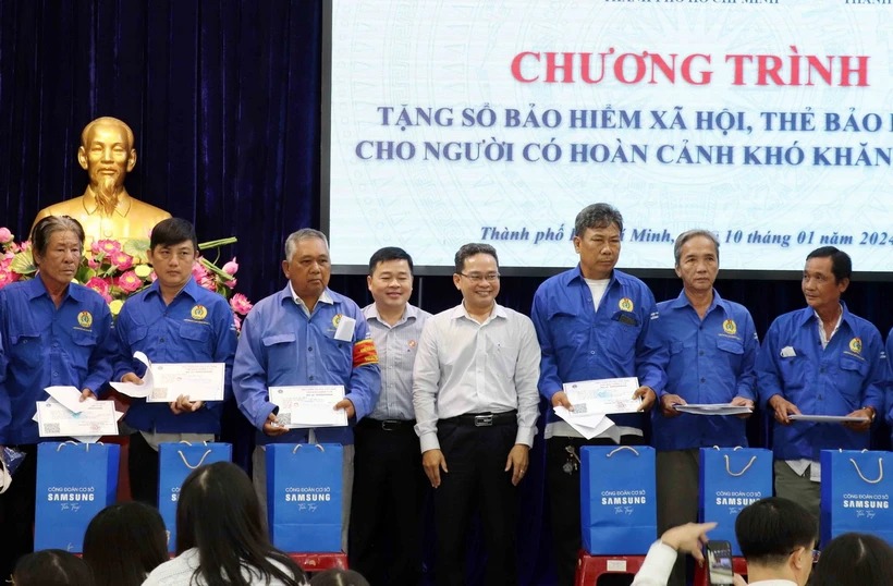 Đổi mới chính sách an sinh xã hội để mở rộng độ bao phủ toàn dân