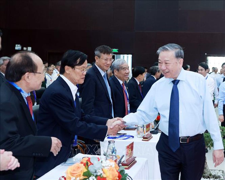 Tổng Bí thư Tô Lâm: Dự kiến sắp xếp đơn vị hành chính còn 34 tỉnh, thành, khoảng 5.000 đơn vị hành chính cấp xã