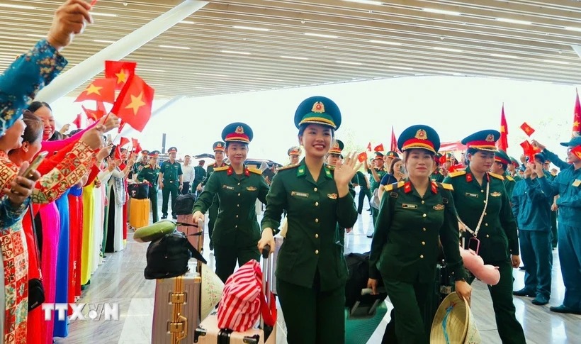 Thành phố Hồ Chí Minh lưu luyến chia tay các lực lượng tham gia lễ diễu binh