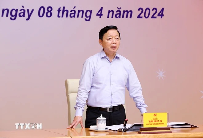 Phó Thủ tướng: Nghiên cứu phương án bao phủ bảo hiểm y tế cho mọi bệnh nhân lao