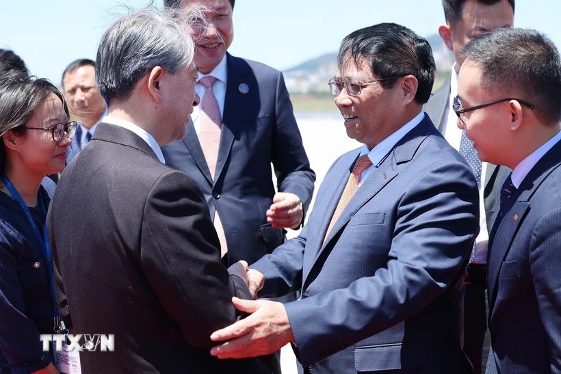 Thủ tướng Phạm Minh Chính tới Trung Quốc, bắt đầu tham dự Hội nghị WEF Đại Liên