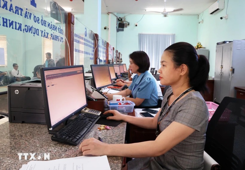 Chuyển tiếp công việc, hồ sơ khi bỏ cấp huyện sẽ được thực hiện như thế nào?