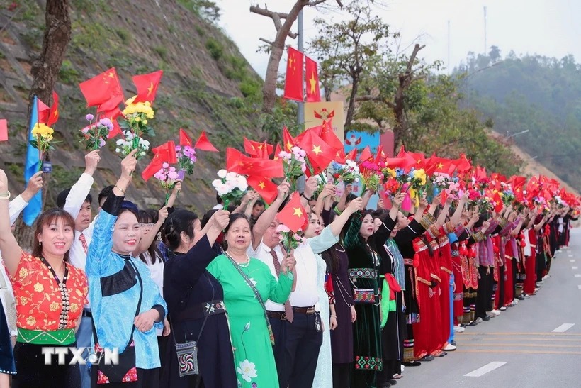 Gìn giữ đường biên giới Việt-Trung hòa bình, hữu nghị, hợp tác cùng phát triển