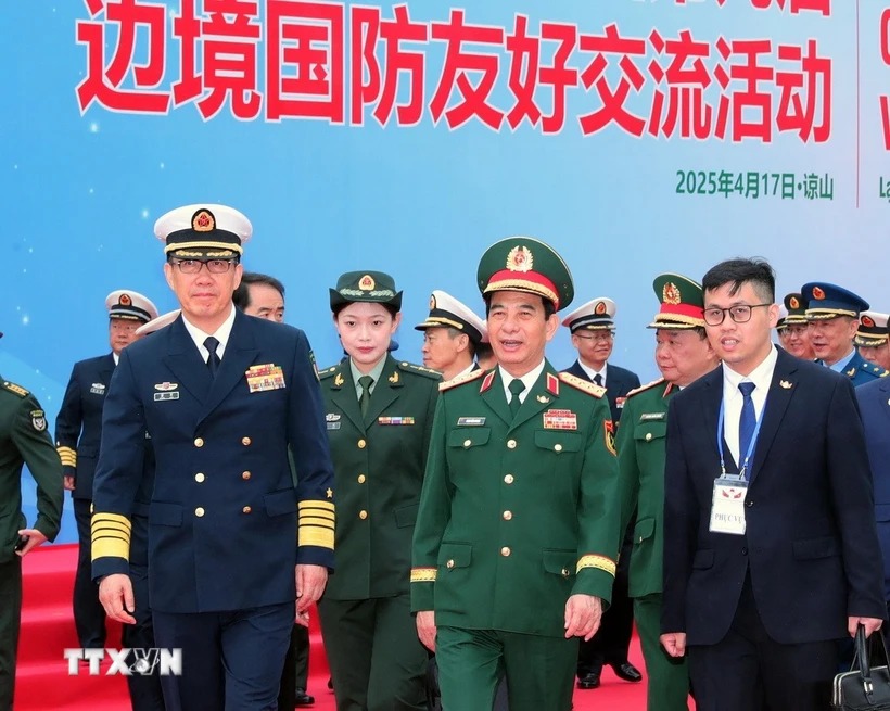 Bộ trưởng Phan Văn Giang hội đàm với Bộ trưởng Quốc phòng Trung Quốc