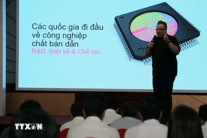 Học tập suốt đời: Chìa khóa để thích ứng với cuộc cách mạng công nghệ