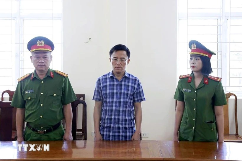 Hà Tĩnh: Khởi tố cựu Chủ tịch UBND xã để hỏng hơn 260 tấn ximăng