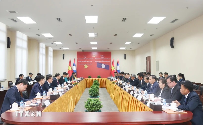 Không ngừng vun đắp mối quan hệ Việt Nam-Lào ngày càng phát triển