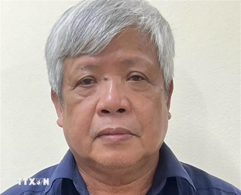 Một cựu Thứ trưởng sắp hầu tòa trong vụ khai thác trái phép đất hiếm