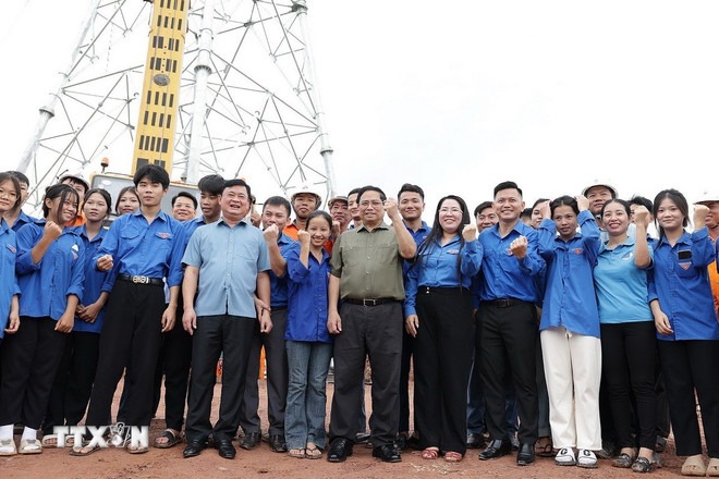 Ưu tiên thúc đẩy tăng trưởng, tạo động lực mạnh mẽ để bứt tốc, phát triển