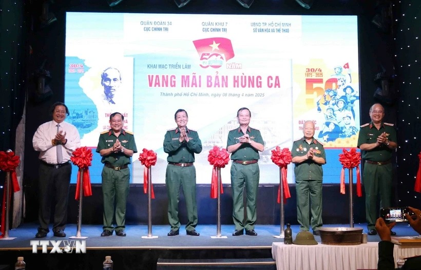 Khai mạc Triển lãm chuyên đề “50 năm vang mãi bản hùng ca”