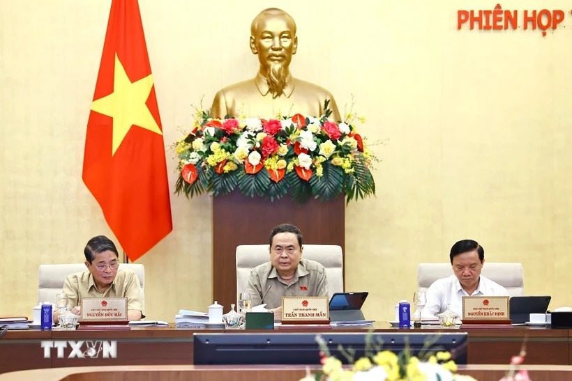 Quyết liệt chống lãng phí, nắm bắt cơ hội phát triển kinh tế-xã hội