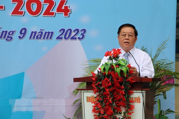 'Mỗi thầy giáo, cô giáo phải là tấm gương đạo đức, tự học và sáng tạo'