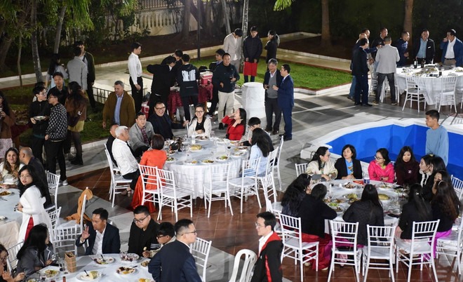 Xuân Ất Tỵ 2025: Ấm áp 