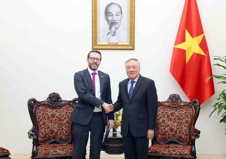 Việt Nam mong muốn thúc đẩy mạnh mẽ hơn nữa quan hệ hợp tác nhiều mặt với Vương quốc Anh