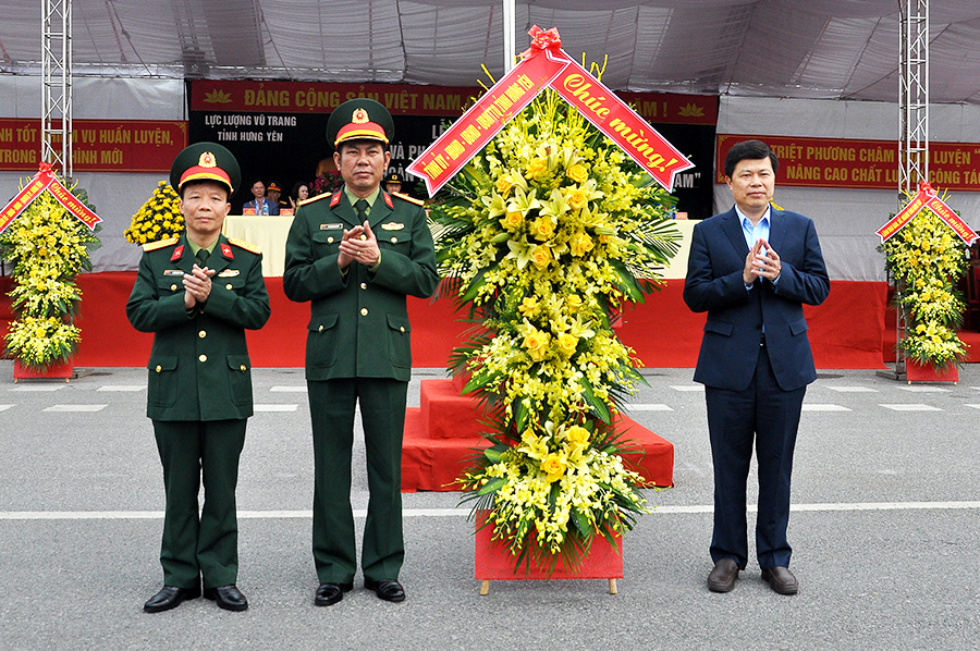 Lực lượng vũ trang tỉnh: Ra quân huấn luyện năm 2023 và phát động thi đua “Ghi sâu lời Bác thi đua hoàn thành xuất sắc nhiệm vụ 6 tháng đầu năm 2023”