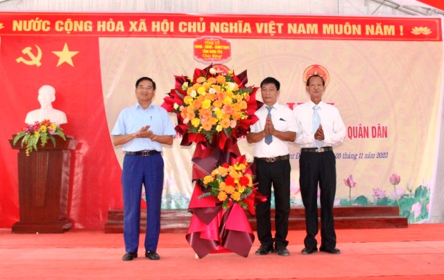 Tưng bừng “Ngày hội đại đoàn kết toàn dân tộc – Ngày hội văn hóa quân dân” tại khu dân cư Đình Cao, xã Đình Cao