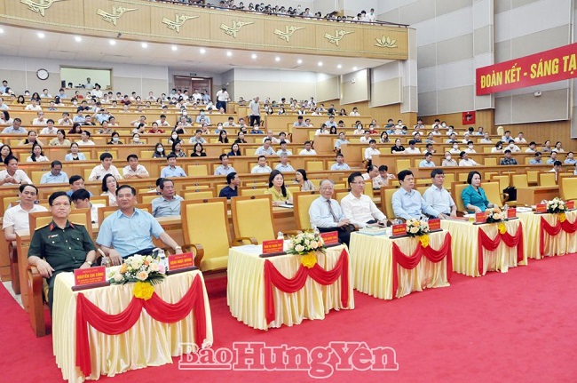 Hội nghị nghiên cứu, học tập Chuyên đề toàn khóa nhiệm kỳ Đại hội XIII của Đảng về học tập và làm theo tư tưởng, đạo đức, phong cách Hồ Chí Minh và sinh hoạt chính trị, tư tưởng về nội dung tác phẩm 